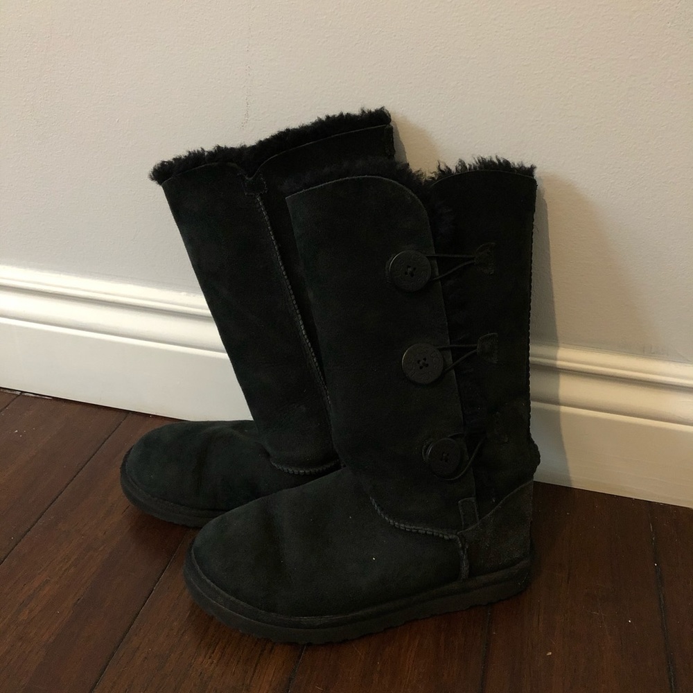 Tall black uggs